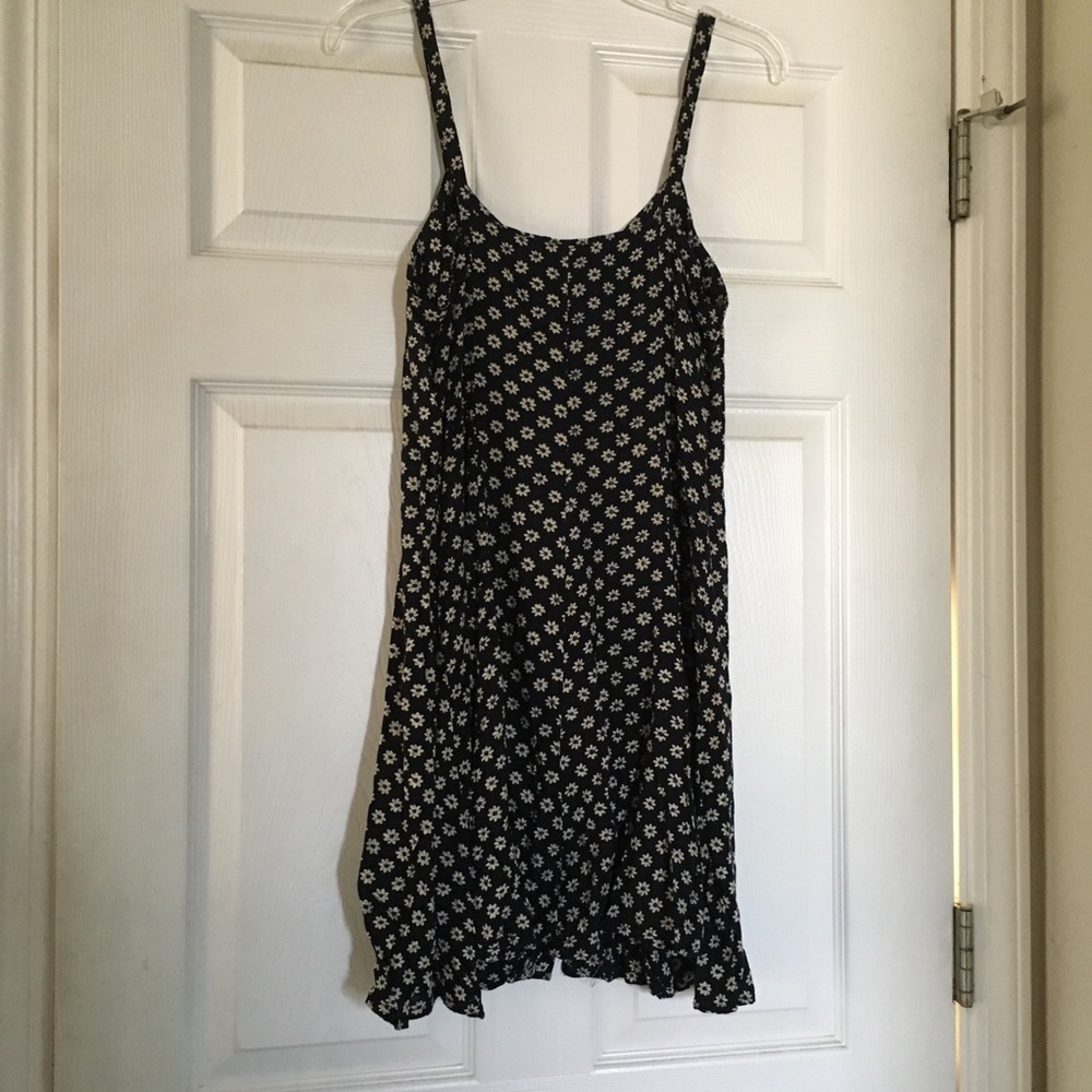 2 of us summer dress size medium - Picture 2 of 8